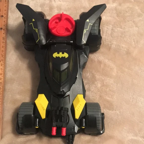 Batmobile and one Batman figure used - Picture 4 of 6